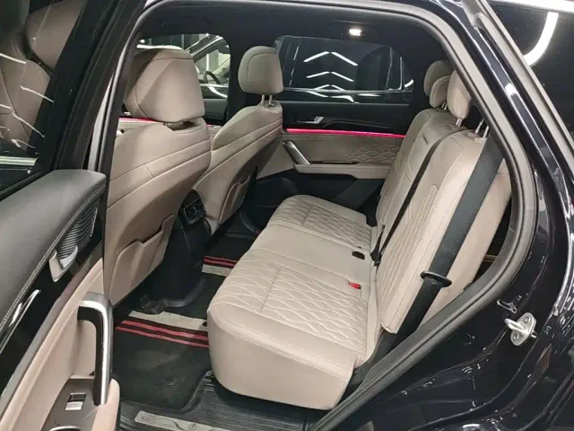 BYD Tang — Фото автомобиля 16