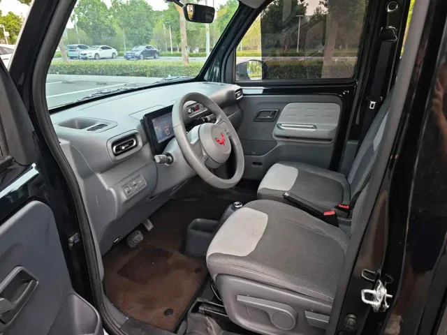Wuling Zhiguang NEV — Фото автомобиля 8