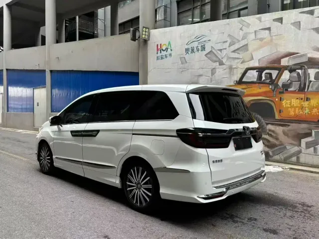 Honda Elysion — Фото автомобиля 4