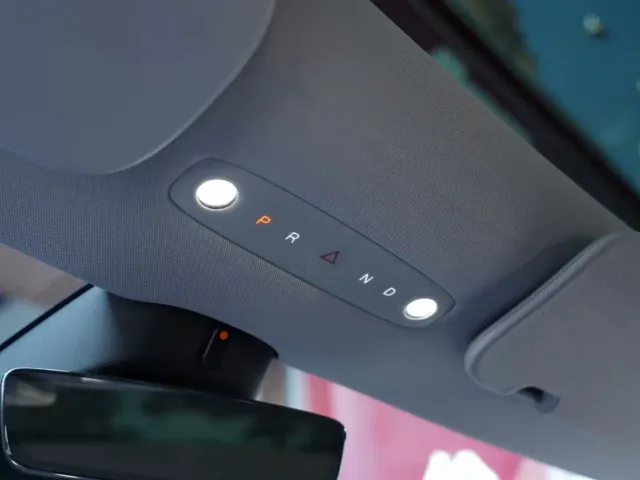 Tesla Model 3 — Фото автомобиля 14