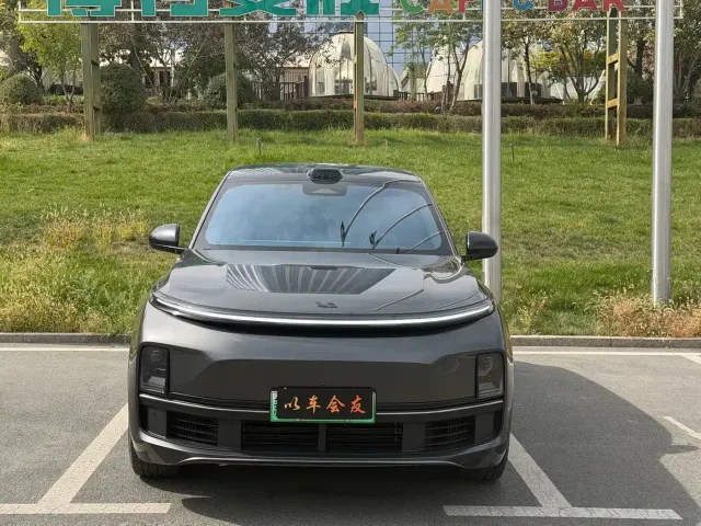 Li Auto L9 — Фото автомобиля 2