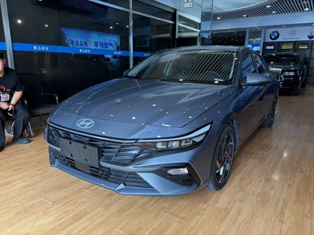 Фотография автомобиля — Hyundai Elantra