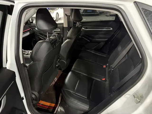 Geely Emgrand — Фото автомобиля 9