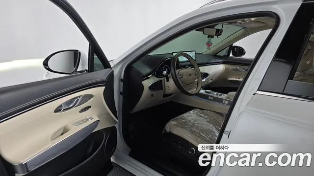 Genesis GV70 — Фото автомобиля 15