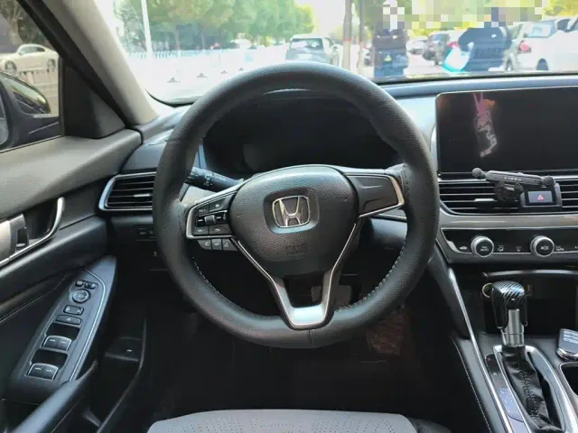 Honda Accord — Фото автомобиля 6