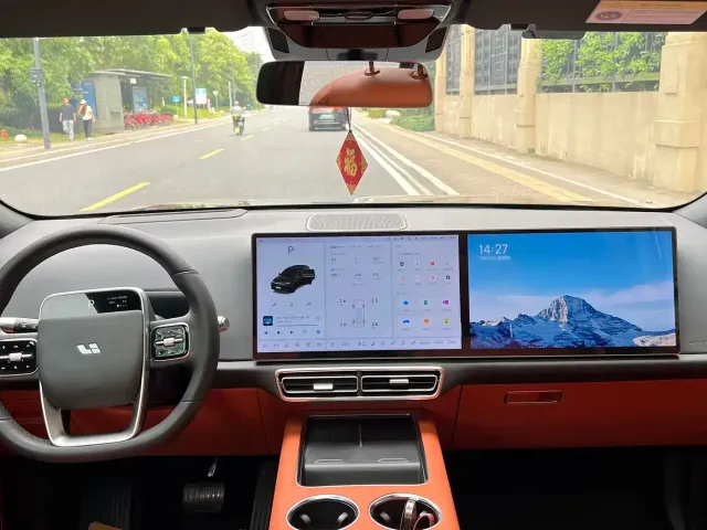 Li Auto Li Auto L7 2023 Pro — Фото автомобиля 12