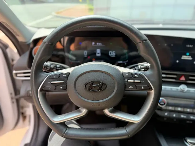 Hyundai Elantra — Фото автомобиля 19