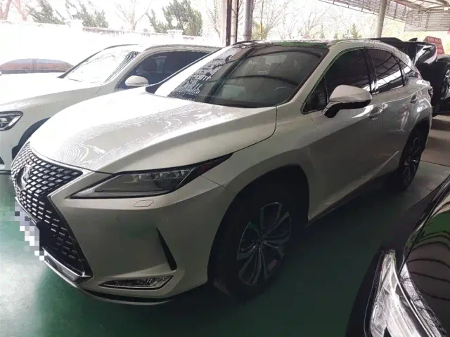 Фотография автомобиля — Lexus RX