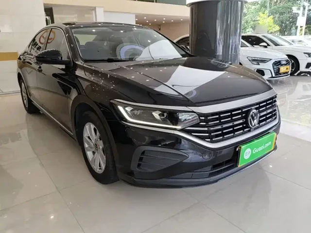 Volkswagen Passat — Фото автомобиля 3