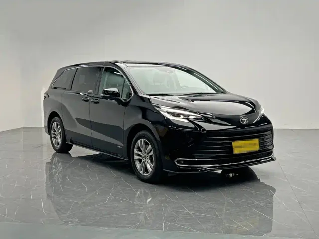 Toyota Sienna — Фото автомобиля 8
