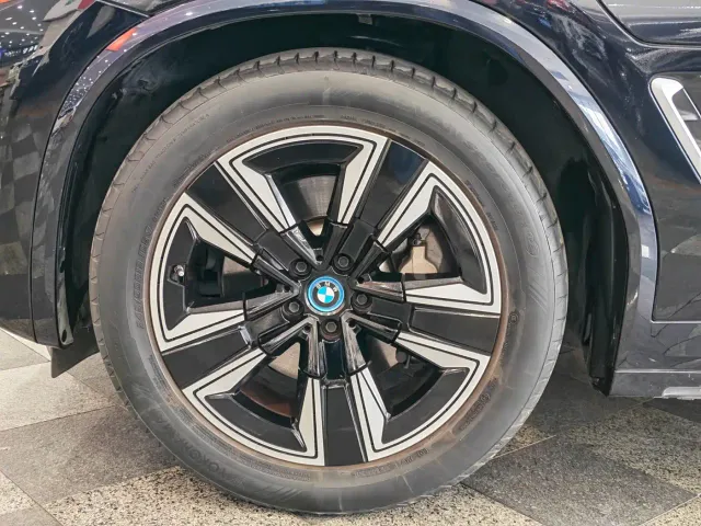 BMW iX3 — Фото автомобиля 14