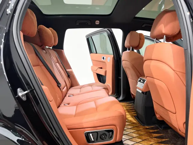 Li Auto L7 — Фото автомобиля 10