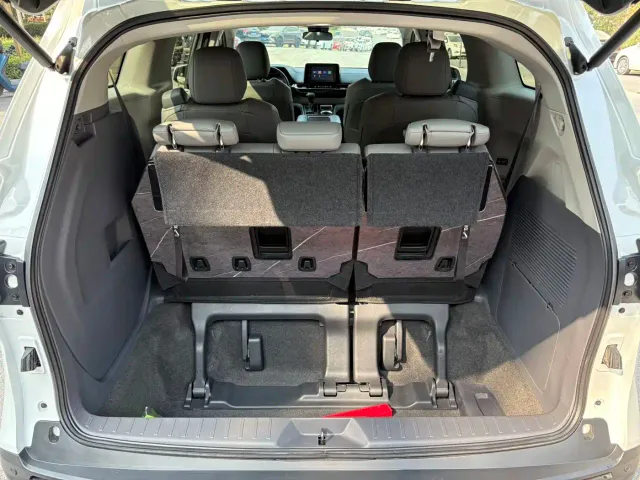 Toyota Granvia — Фото автомобиля 16