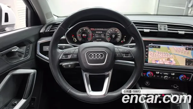 Audi Q3 — Фото автомобиля 11
