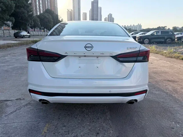 Nissan Teana — Фото автомобиля 5