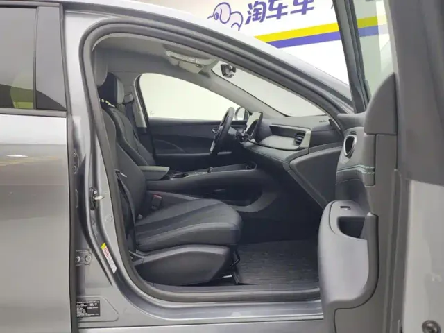 BYD Seal 05 DM-i — Фото автомобиля 8