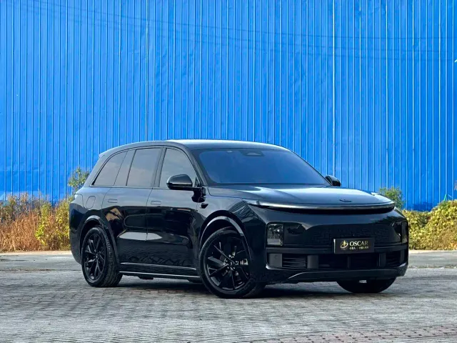 Li Auto L8 — Фото автомобиля 4