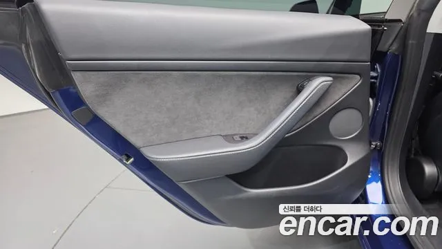 Tesla Model 3 — Фото автомобиля 14