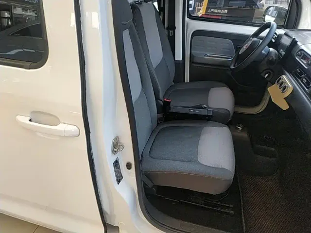 Wuling Zhiguang NEV — Фото автомобиля 24