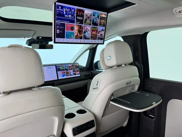 Li Auto MEGA — Фото автомобиля 8