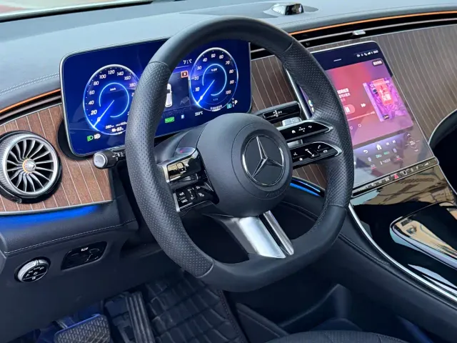 Mercedes-Benz EQE SUV — Фото автомобиля 8