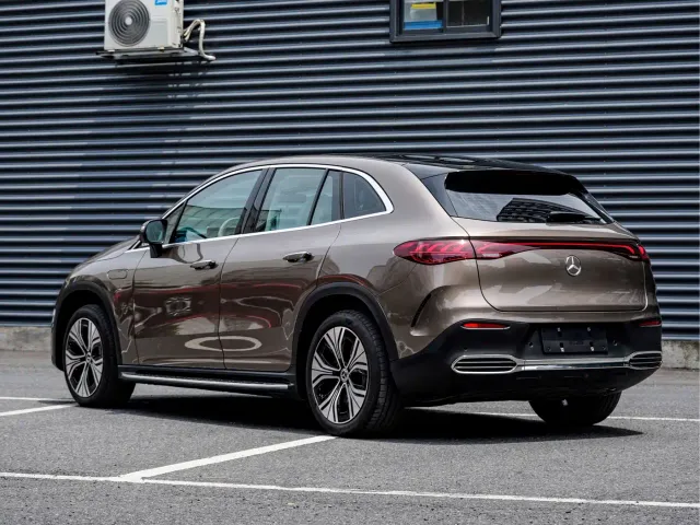 Mercedes-Benz EQE SUV — Фото автомобиля 4