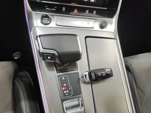 Audi A6L — Фото автомобиля 13