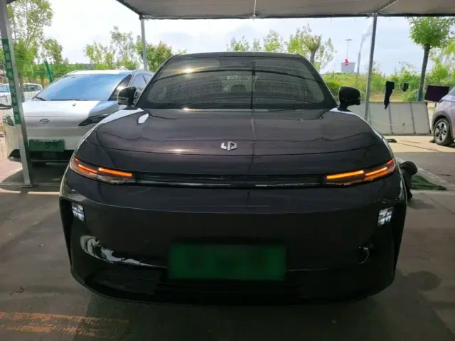 Leapmotor B10 — Фото автомобиля 2