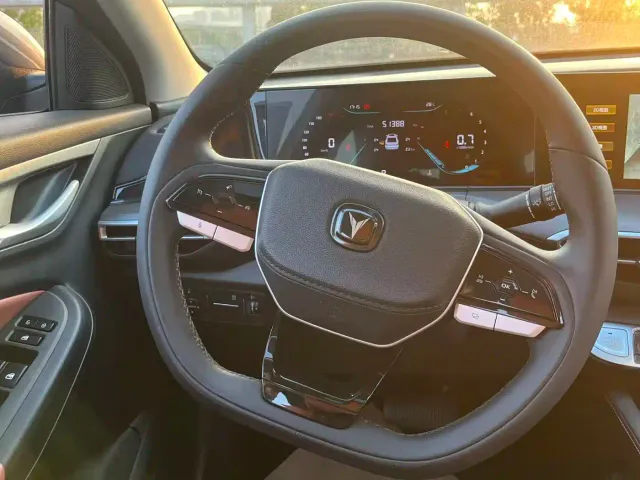 Changan Eado — Фото автомобиля 6