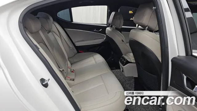 Genesis G70 New — Фото автомобиля 16