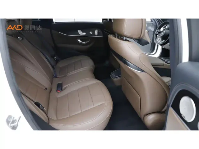 Mercedes-Benz E-Class — Фото автомобиля 8