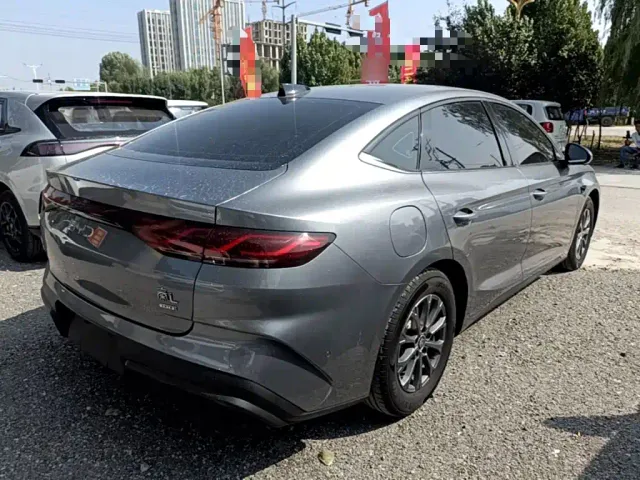 BYD Qin L — Фото автомобиля 6