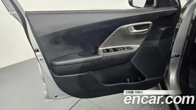 Kia Niro Niro Plus Air — Фото автомобиля 24