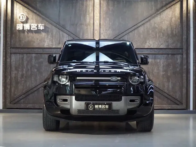 Land Rover Defender — Фото автомобиля 2