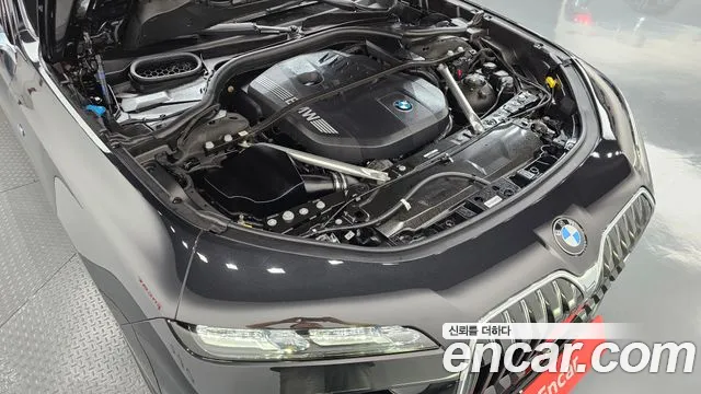 BMW 7-Series 7 серия (G70) 740i xDrive M Sport — Фото автомобиля 3
