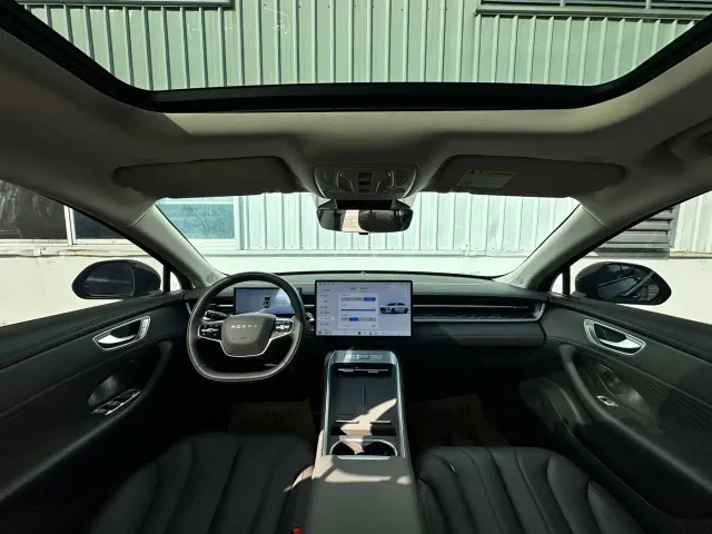 Roewe M7 DMH — Фото автомобиля 5