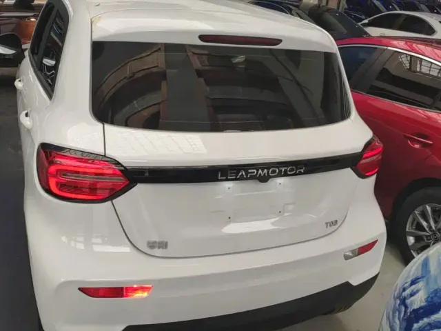 Leapmotor T03 — Фото автомобиля 5