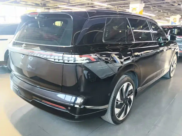 Dongfeng eπ 008 — Фото автомобиля 6