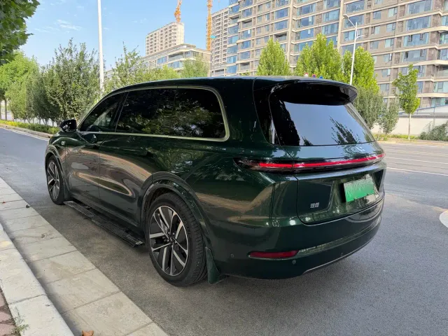 Li Auto L9 — Фото автомобиля 18