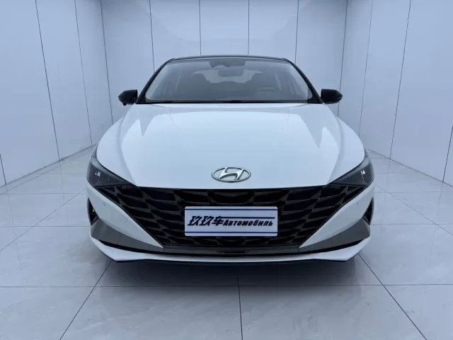 Hyundai Elantra — Фото автомобиля 2
