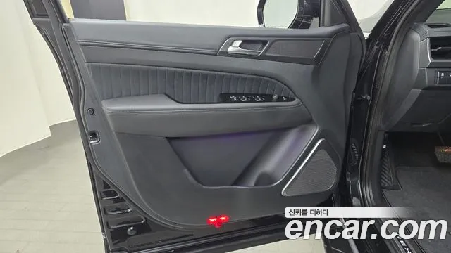 KG_Mobility_Ssangyong Rexton Rexton Arena Дизель 2.2 4WD — Фото автомобиля 24