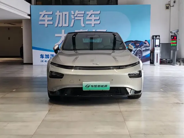 Xpeng P7 — Фото автомобиля 2