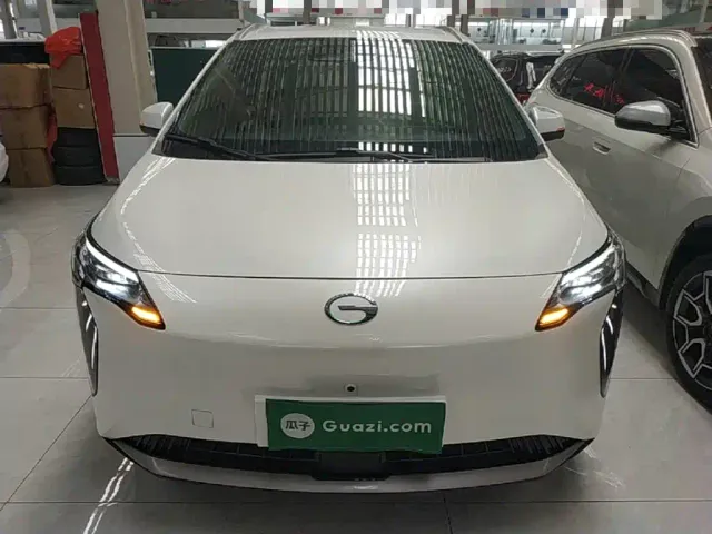 GAC Aion Y — Фото автомобиля 2