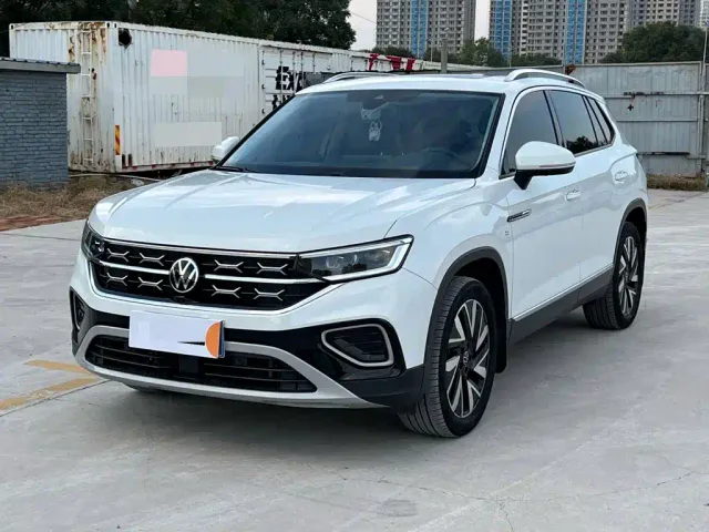 Фотография автомобиля — Volkswagen Tayron