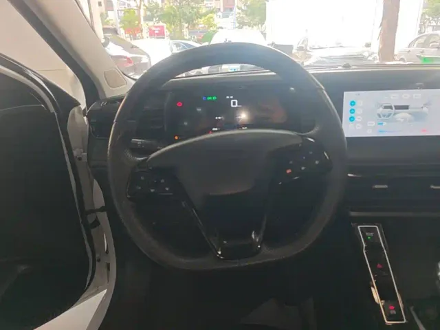 Roewe i5 — Фото автомобиля 10