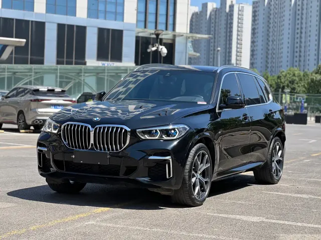 Фотография автомобиля — BMW X5