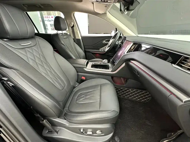 Hongqi HS7 PHEV — Фото автомобиля 10