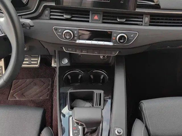Audi A4L — Фото автомобиля 8