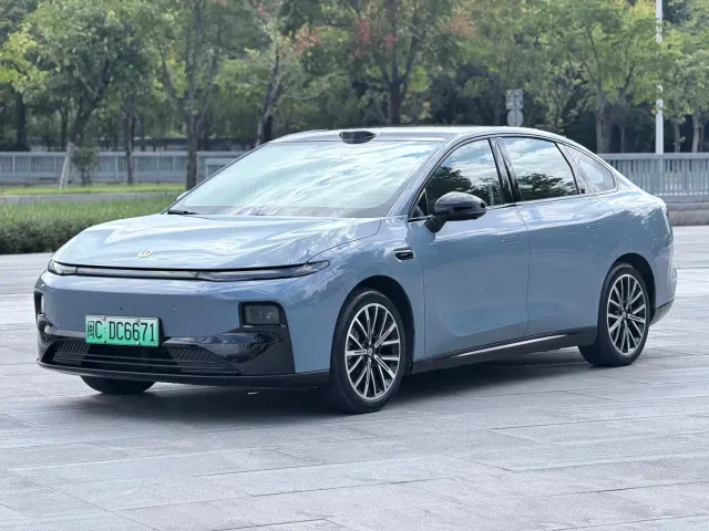 Фотография автомобиля — Leapmotor B01