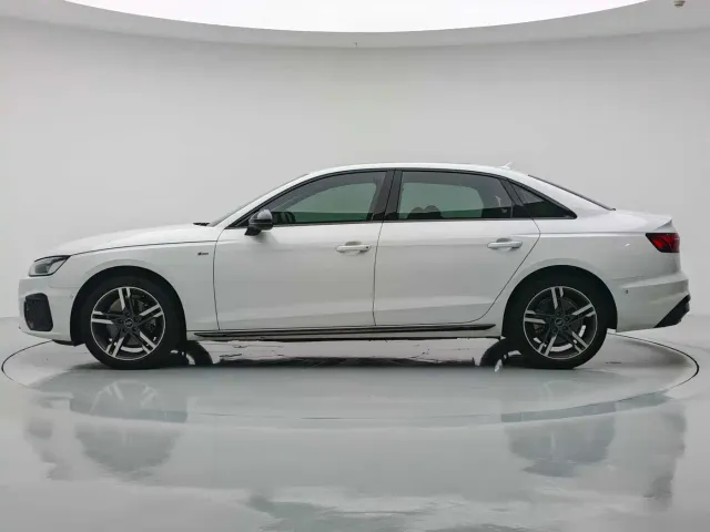 Audi A4L — Фото автомобиля 23